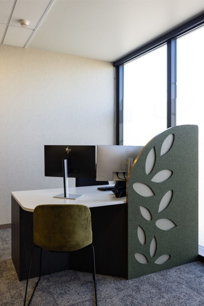 4 Murray Place - desk with decorative leaf-cutout partition